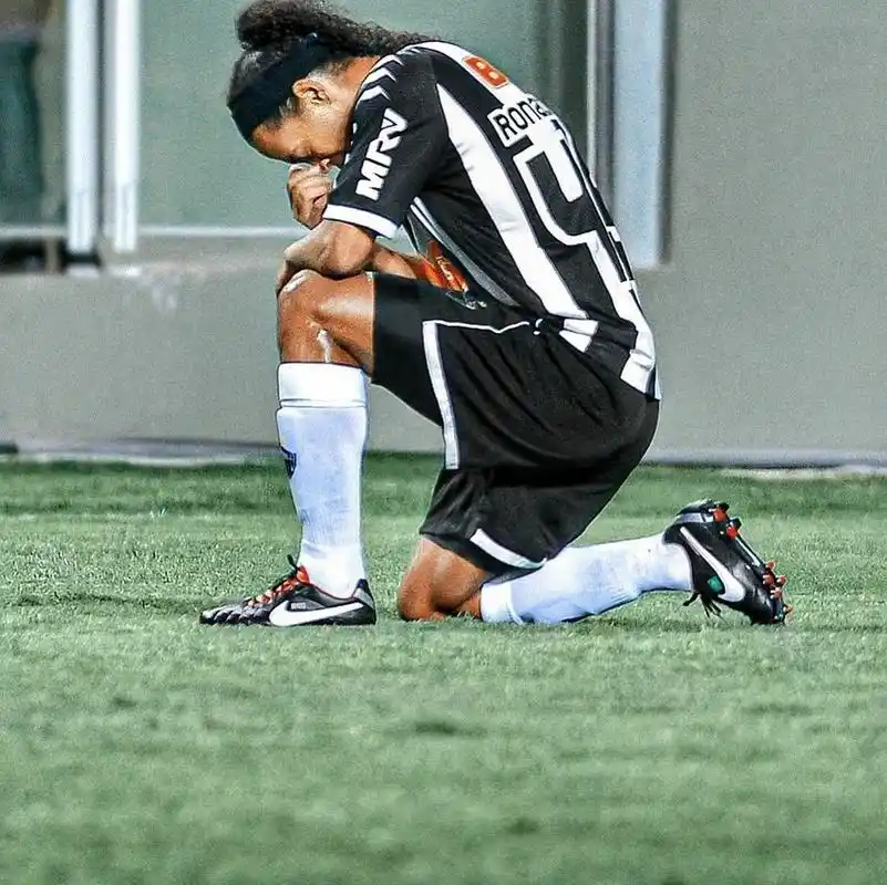 在年轻球迷 在年轻球迷