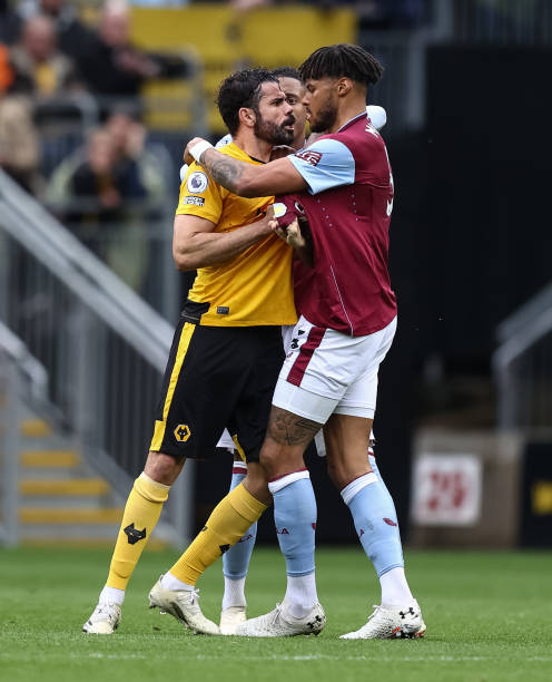 他不仅帮助 他不仅帮助