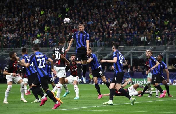 上显得稍逊 上显得稍逊